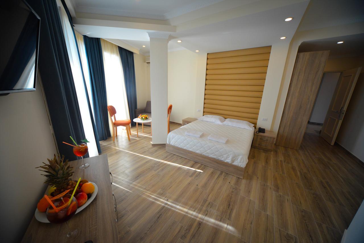 Hotel Elesio Golem  Eksteriør billede